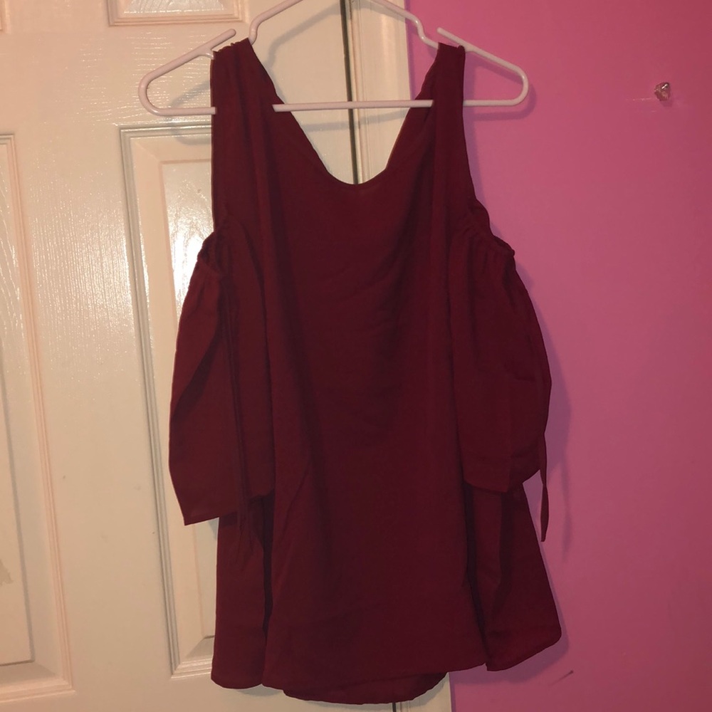 Shoulder draw string burgundy top